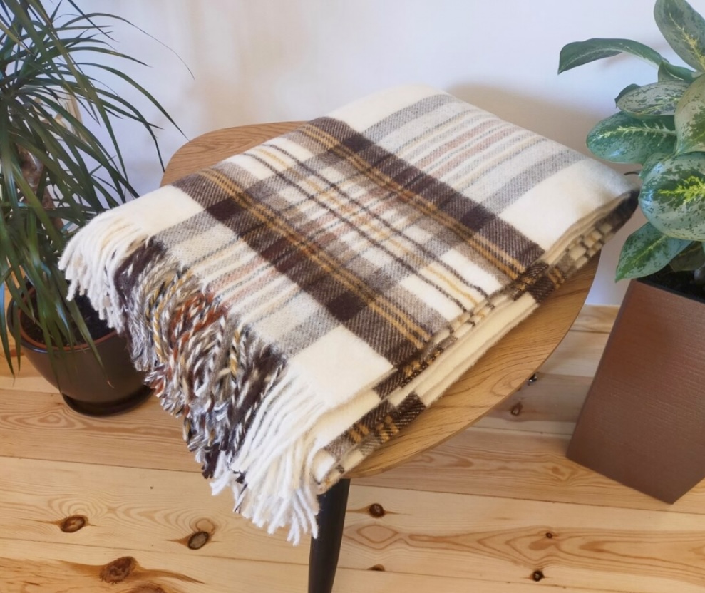 Koc_100%_welna_nowozelandzka_antyalergiczny_150x200_wzor_Tartan_braz