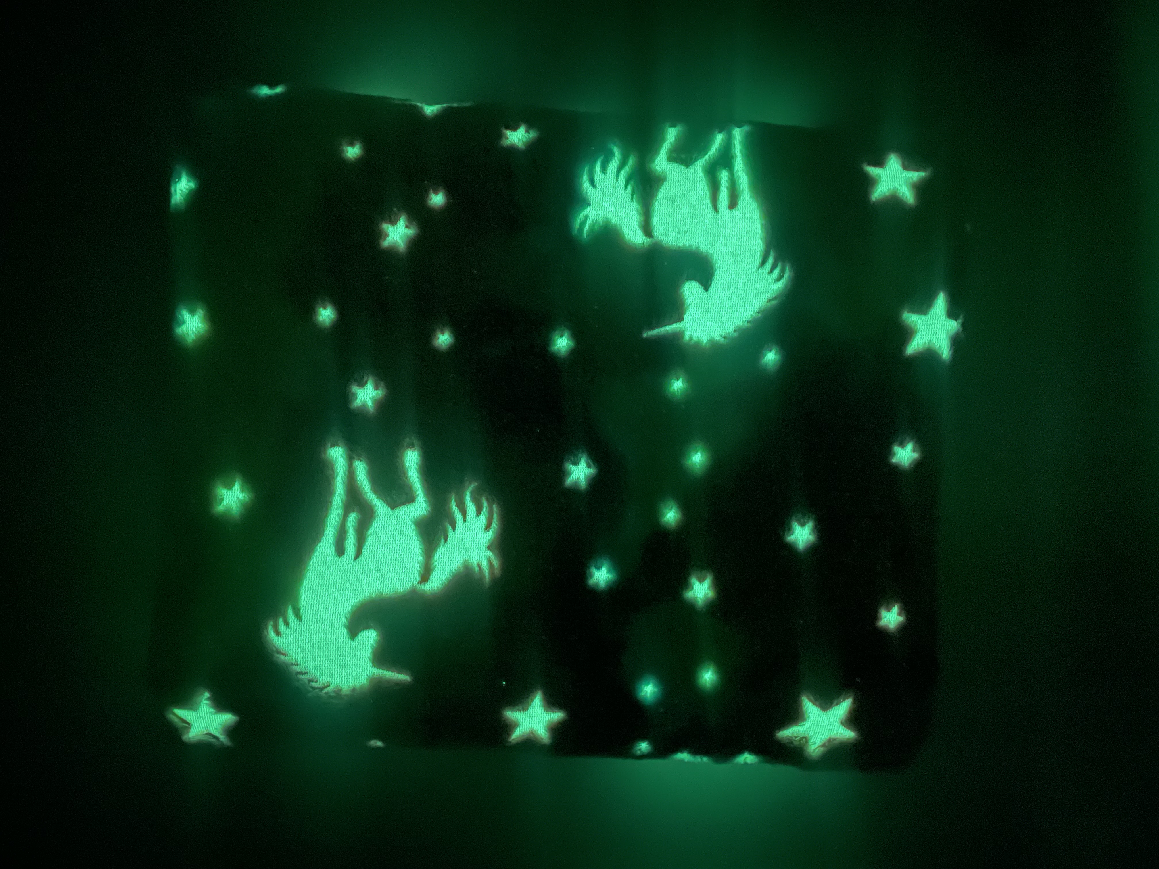 Komplet_Kocyk_Poduszka_Jednorozec_multikolor_swiecacy_w_ciemnosci_