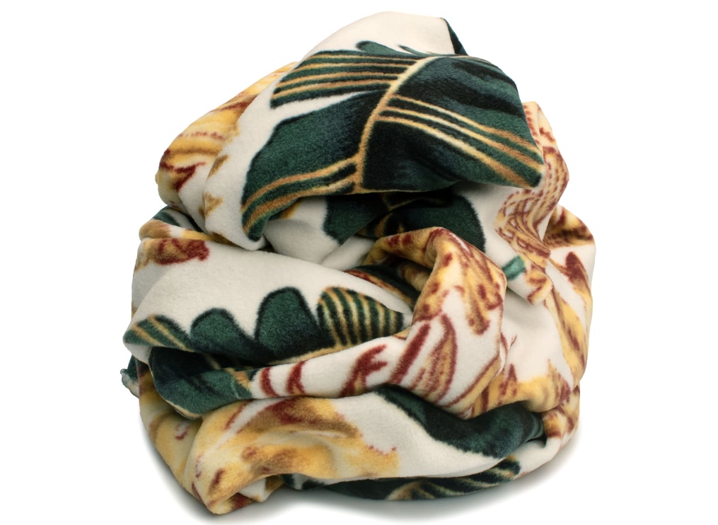 Koc_polarowy_bialy_wzor_monstera_cieply_250g