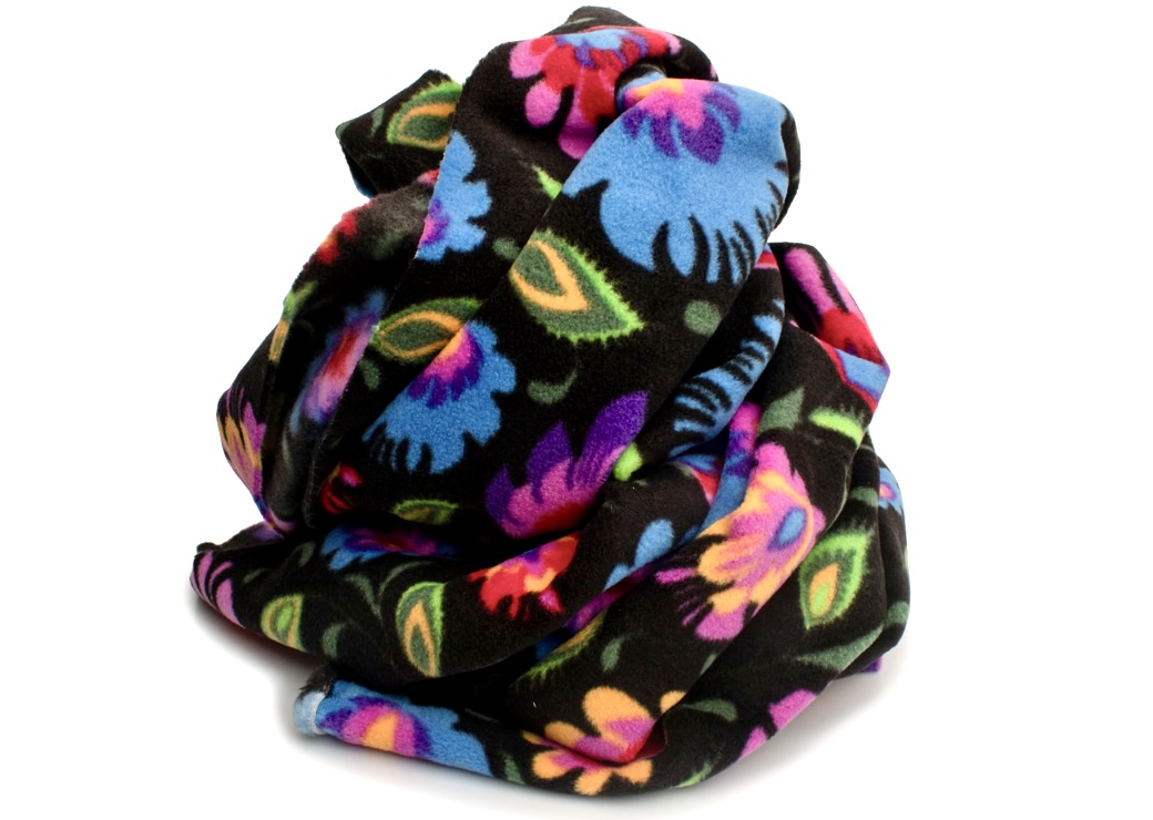 Koc_polarowy_czarny_wzor_Lowicki_cieply_250g_