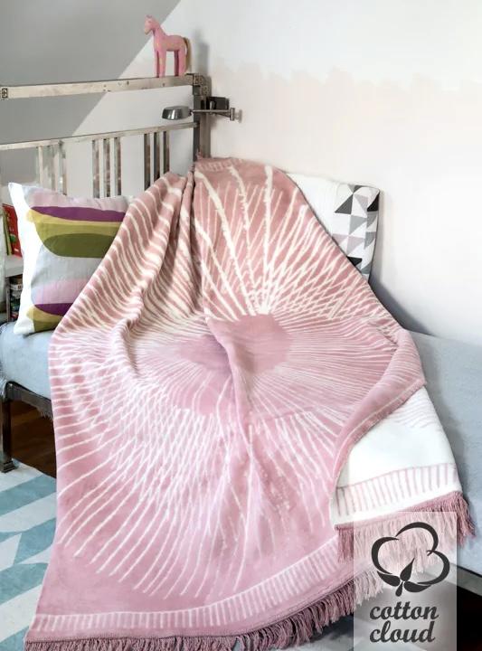 Koc_bawelniany_Cotton_Cloud_jasny_roz_paski_150x200