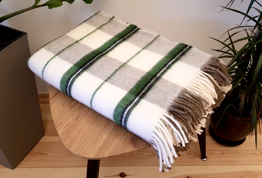 Koc_100%_welna_nowozelandzka_150x200_wzor_krata_II_zielona