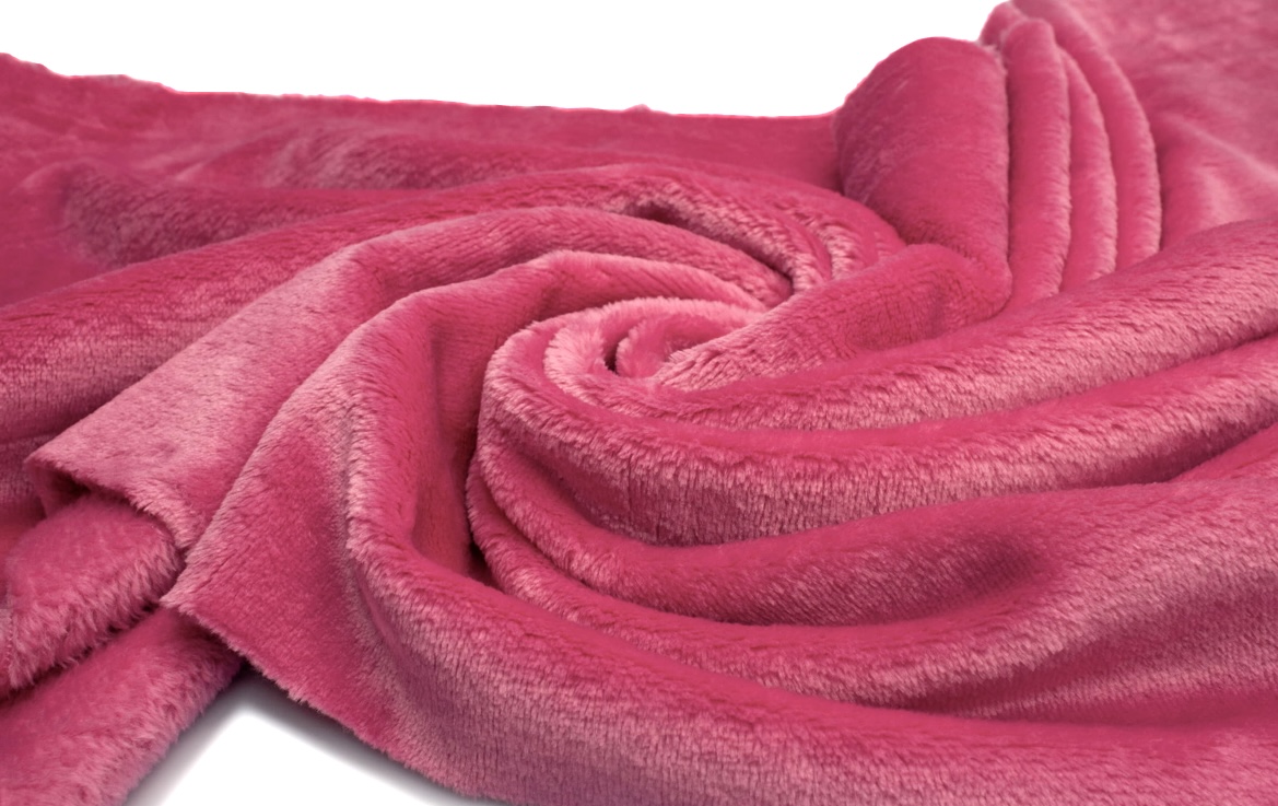 Koc_pluszowy_miekki_aksamitny_kolor_fuksja_155x200cm