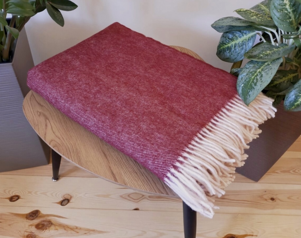 Koc_100%_welna_nowozelandzka_150x200_gladki_bordo